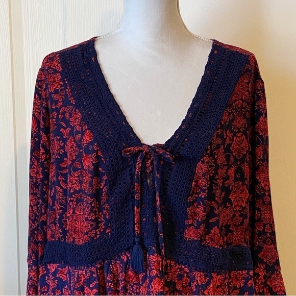 Torrid Red Blue Babydoll Gauze Crochet Trim Lace Up Floral Boho Top Size 4 - Picture 5 of 15